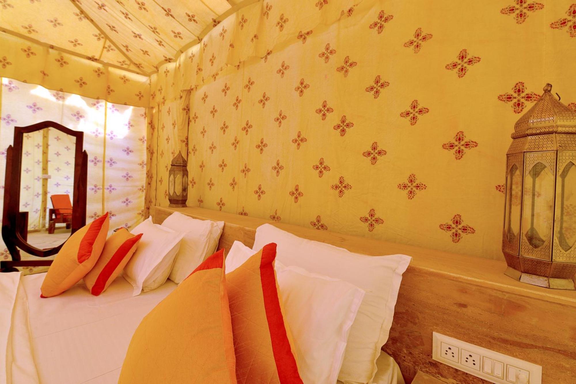 Desert Overnight Camp & Resort Dzsaiszalmer Kültér fotó